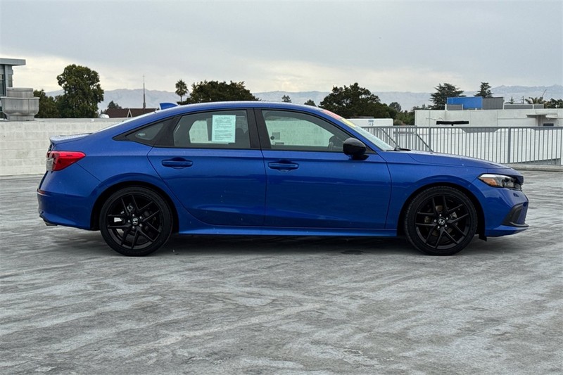 Honda Civic Sedan Vehicle Full-screen Gallery Image 02