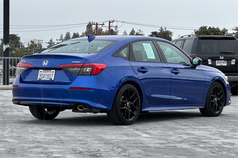 Honda Civic Sedan Vehicle Full-screen Gallery Image 03