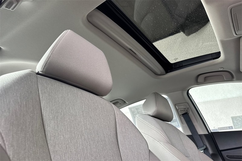 Honda Accord Sedan Vehicle Full-screen Gallery Image 15