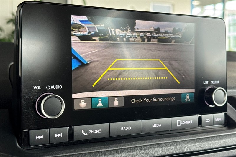 Honda Accord Sedan Vehicle Full-screen Gallery Image 17