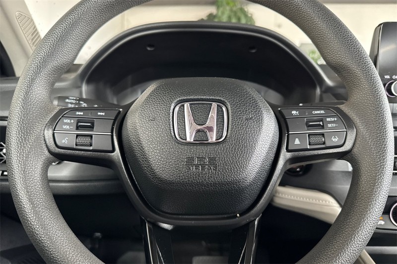 Honda Accord Sedan Vehicle Full-screen Gallery Image 21