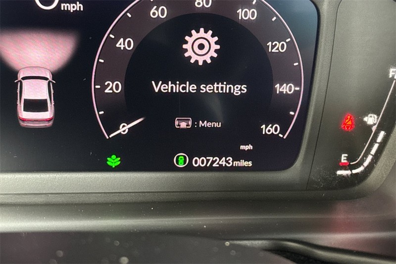 Honda Accord Sedan Vehicle Full-screen Gallery Image 23