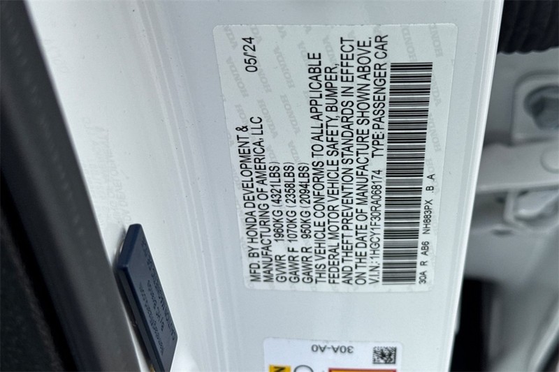 Honda Accord Sedan Vehicle Full-screen Gallery Image 26