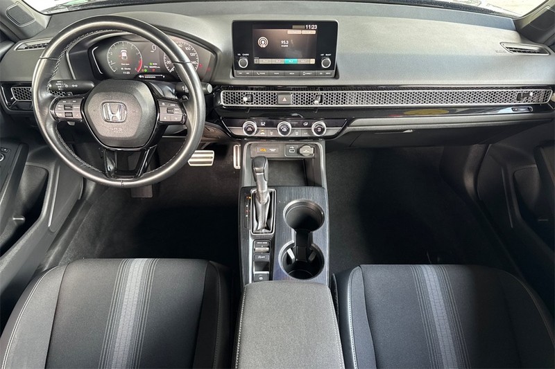 Honda Civic Hatchback Vehicle Full-screen Gallery Image 12