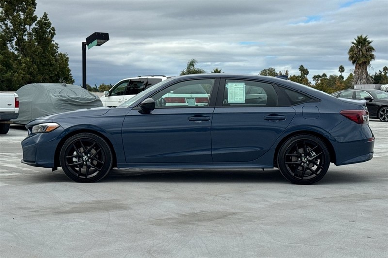 Honda Civic Sedan Hybrid Vehicle Full-screen Gallery Image 06