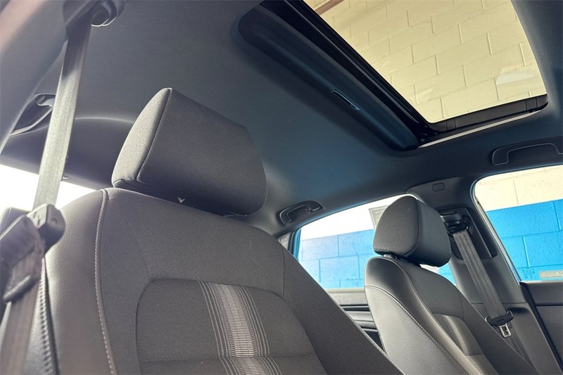 Honda Civic Sedan Hybrid Vehicle Full-screen Gallery Image 15