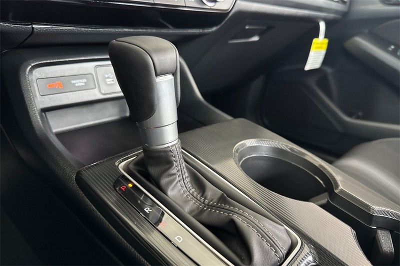 Honda Civic Sedan Hybrid Vehicle Full-screen Gallery Image 19