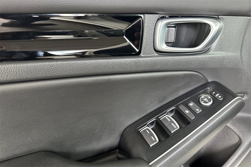 Honda Civic Sedan Hybrid Vehicle Full-screen Gallery Image 10