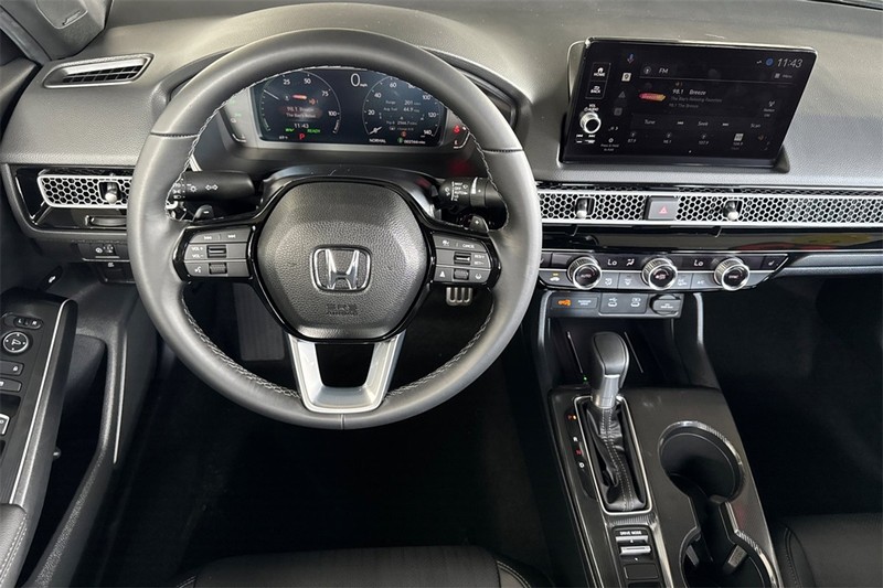 Honda Civic Sedan Hybrid Vehicle Full-screen Gallery Image 13