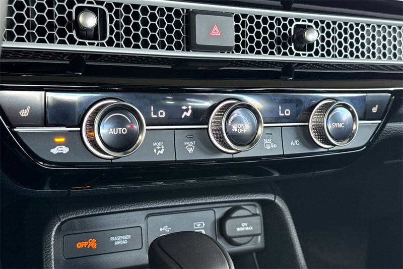 Honda Civic Sedan Hybrid Vehicle Full-screen Gallery Image 19