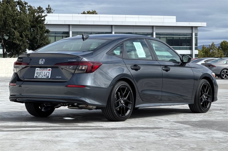 Honda Civic Sedan Hybrid Vehicle Full-screen Gallery Image 03