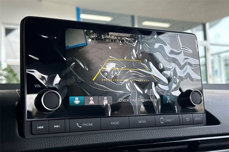 Honda Civic Sedan Hybrid Vehicle Full-screen Gallery Image 17