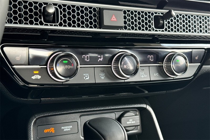 Honda Civic Sedan Hybrid Vehicle Full-screen Gallery Image 18