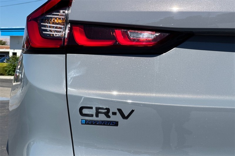 Honda CR-V Hybrid Vehicle Full-screen Gallery Image 06
