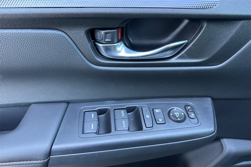 Honda CR-V Hybrid Vehicle Full-screen Gallery Image 08