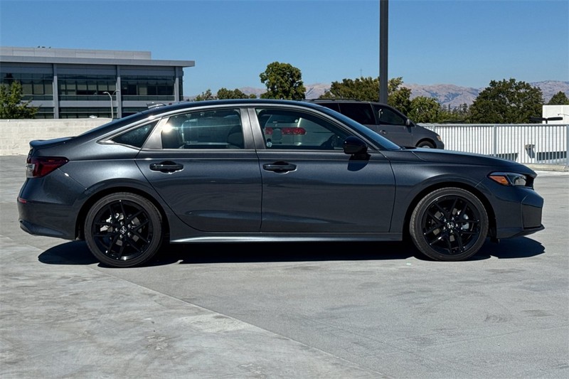 Honda Civic Sedan Hybrid Vehicle Full-screen Gallery Image 03