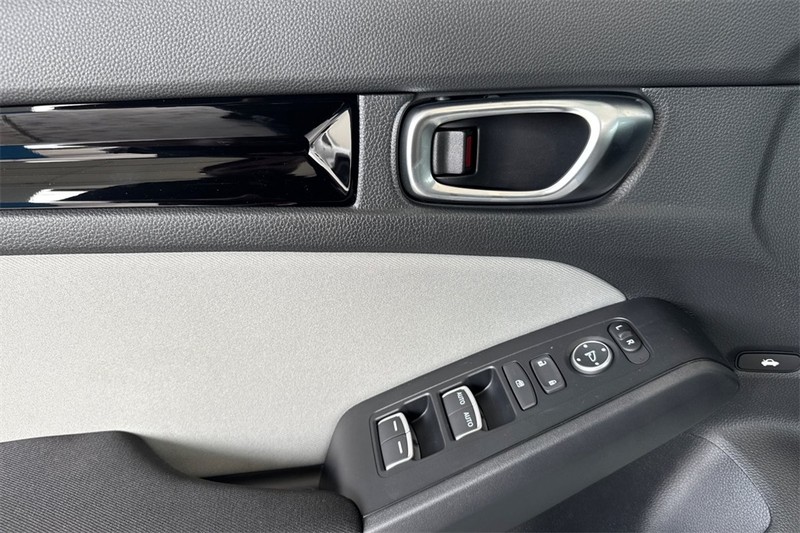 Honda Civic Sedan Hybrid Vehicle Full-screen Gallery Image 08