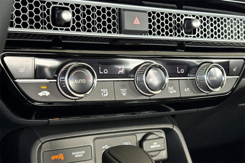 Honda Civic Sedan Hybrid Vehicle Full-screen Gallery Image 16