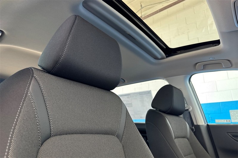 Honda CR-V Vehicle Full-screen Gallery Image 14