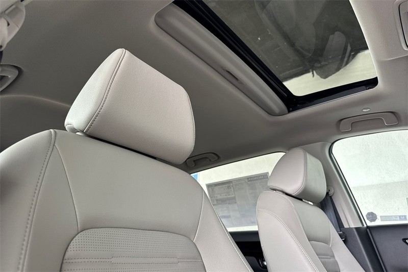 Honda CR-V Vehicle Full-screen Gallery Image 14