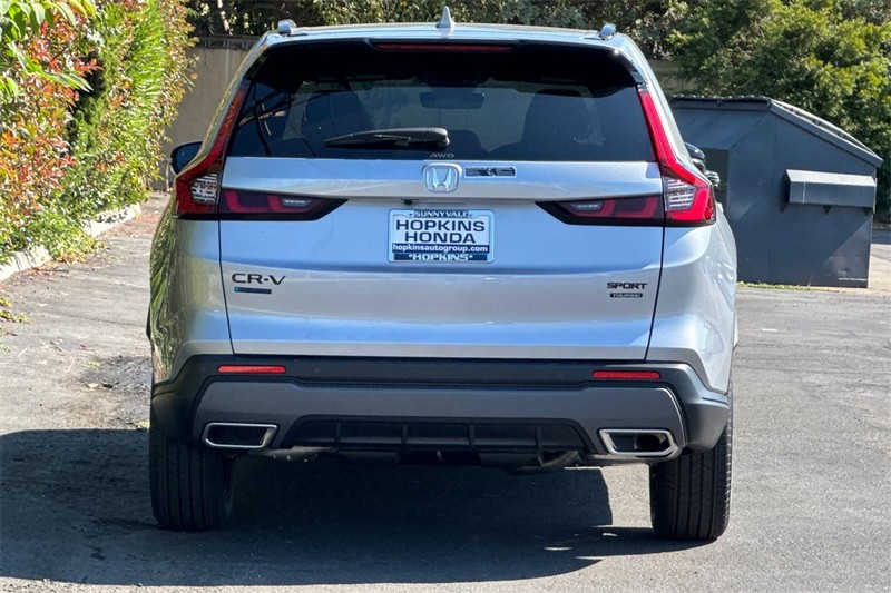 Honda CR-V Hybrid Vehicle Full-screen Gallery Image 05