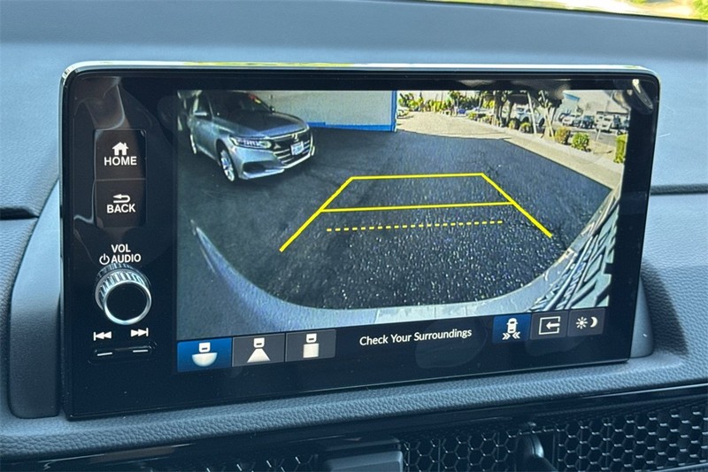 Honda CR-V Hybrid Vehicle Full-screen Gallery Image 17