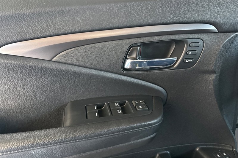 Honda Pilot Vehicle Full-screen Gallery Image 10