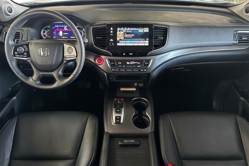 Honda Pilot Vehicle Full-screen Gallery Image 12
