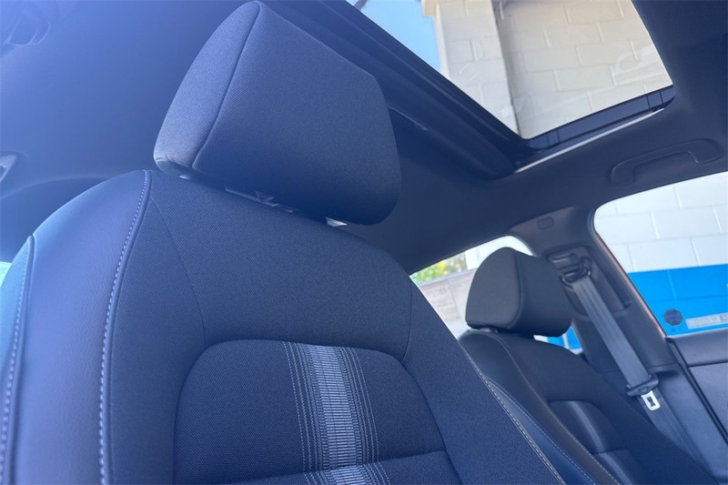 Honda Civic Sedan Hybrid Vehicle Full-screen Gallery Image 13