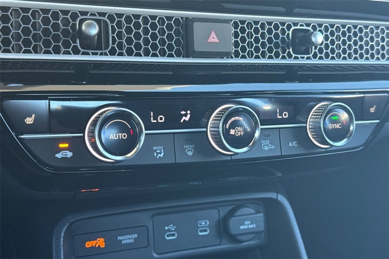 Honda Civic Sedan Hybrid Vehicle Full-screen Gallery Image 16