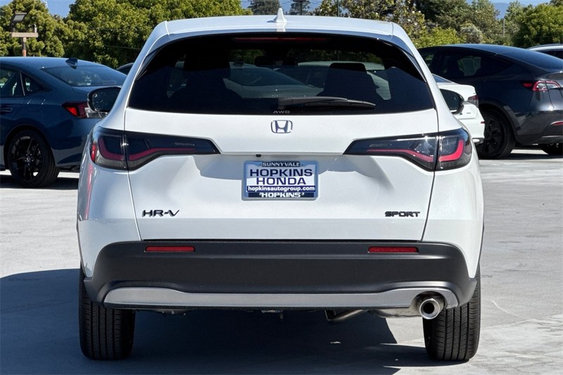 Honda HR-V Vehicle Full-screen Gallery Image 05