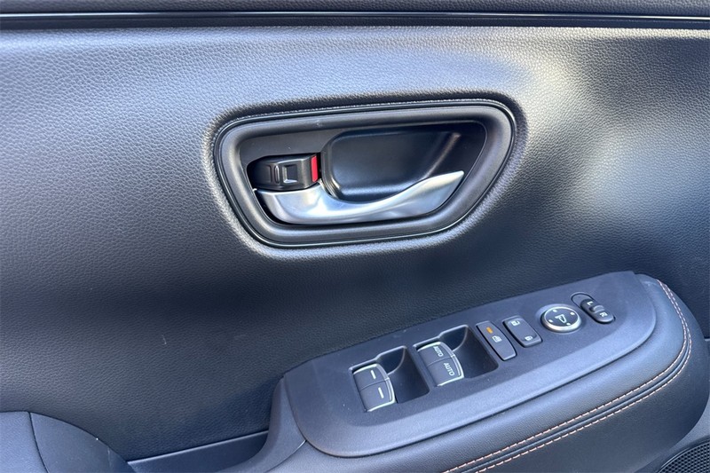 Honda HR-V Vehicle Full-screen Gallery Image 08