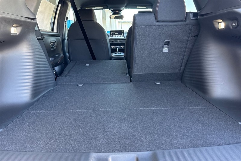 Honda HR-V Vehicle Full-screen Gallery Image 11