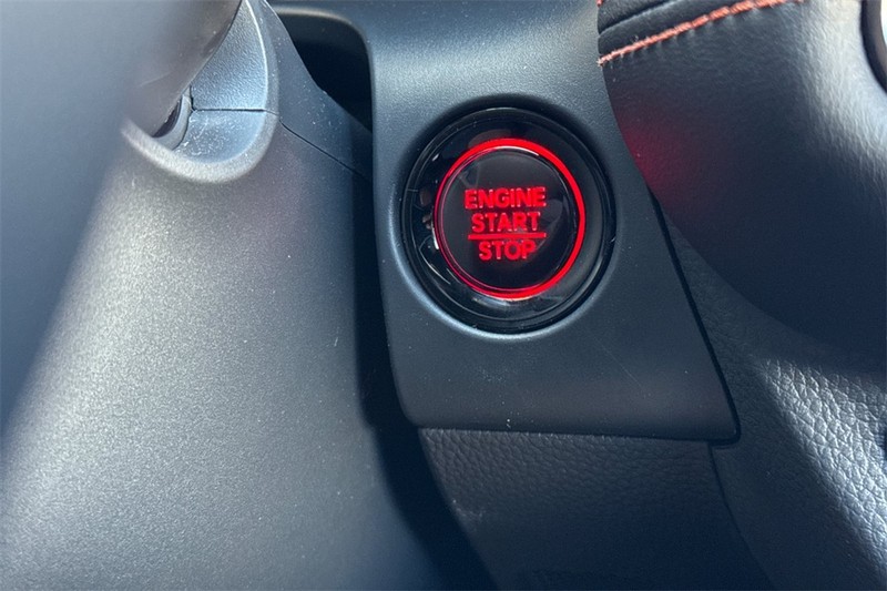 Honda HR-V Vehicle Full-screen Gallery Image 18