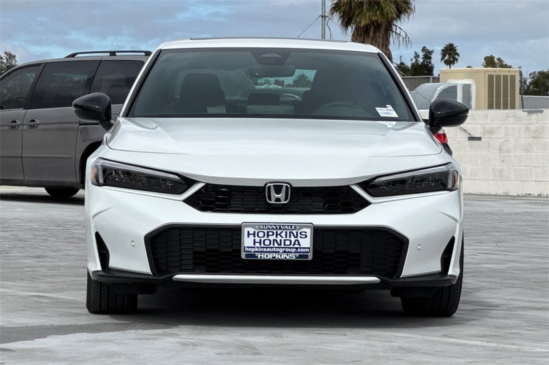 Honda Civic Sedan Hybrid Vehicle Full-screen Gallery Image 02