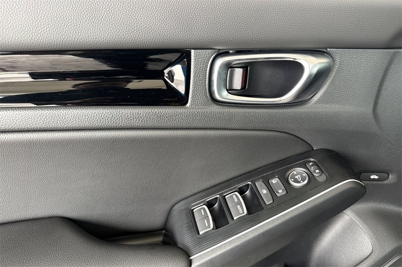 Honda Civic Sedan Hybrid Vehicle Full-screen Gallery Image 08