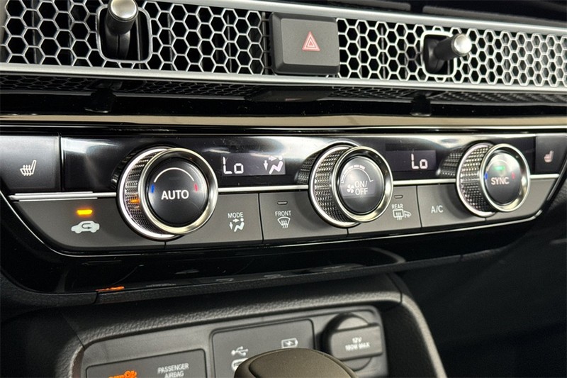 Honda Civic Sedan Hybrid Vehicle Full-screen Gallery Image 17