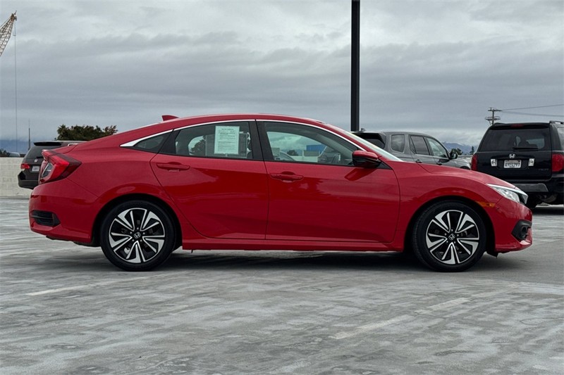 Honda Civic Sedan Vehicle Full-screen Gallery Image 02