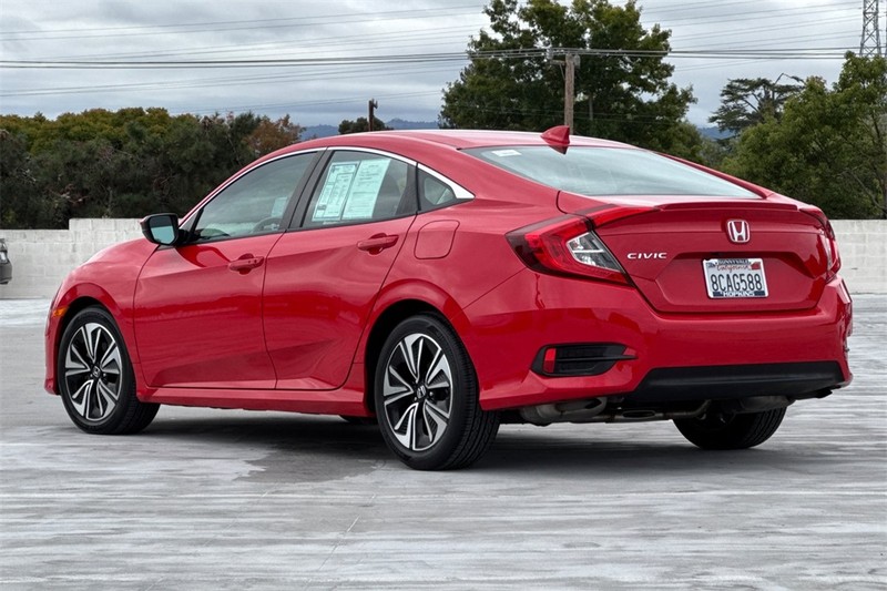 Honda Civic Sedan Vehicle Full-screen Gallery Image 05