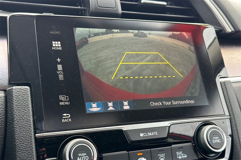 Honda Civic Sedan Vehicle Full-screen Gallery Image 17