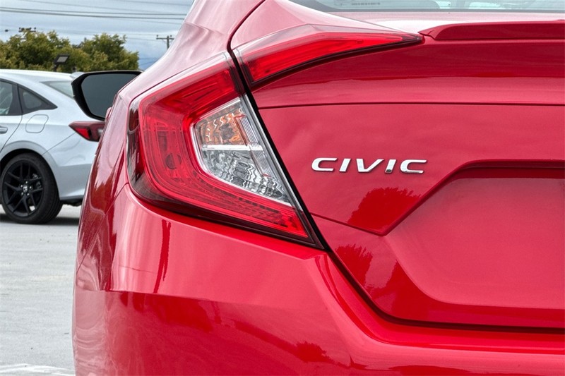 Honda Civic Sedan Vehicle Full-screen Gallery Image 25