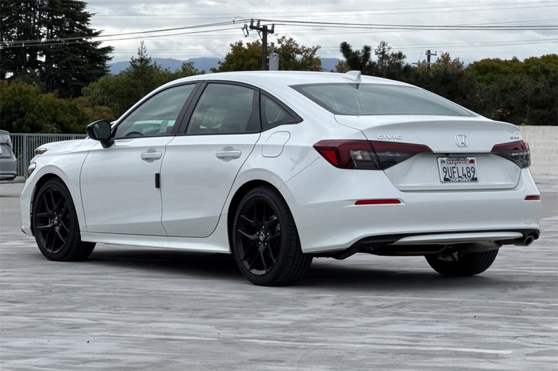 Honda Civic Sedan Vehicle Full-screen Gallery Image 05