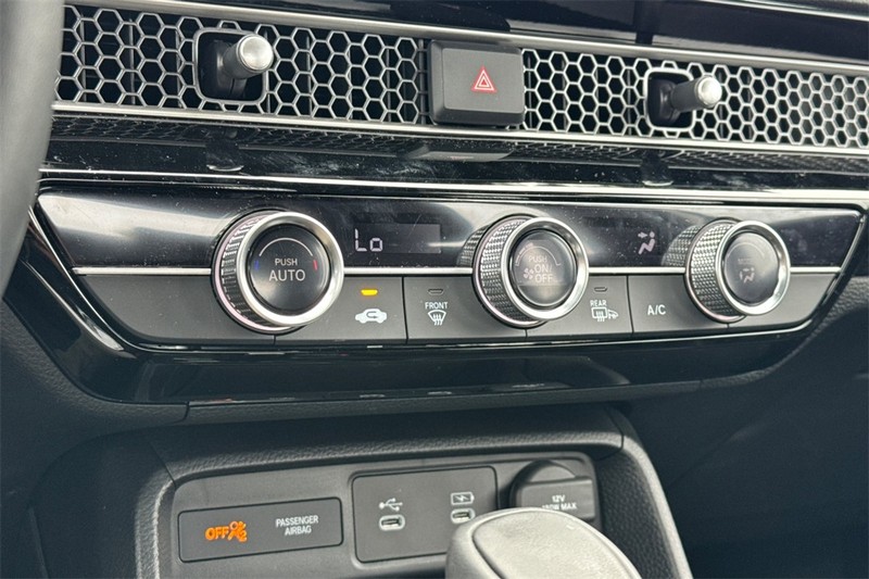 Honda Civic Sedan Vehicle Full-screen Gallery Image 18