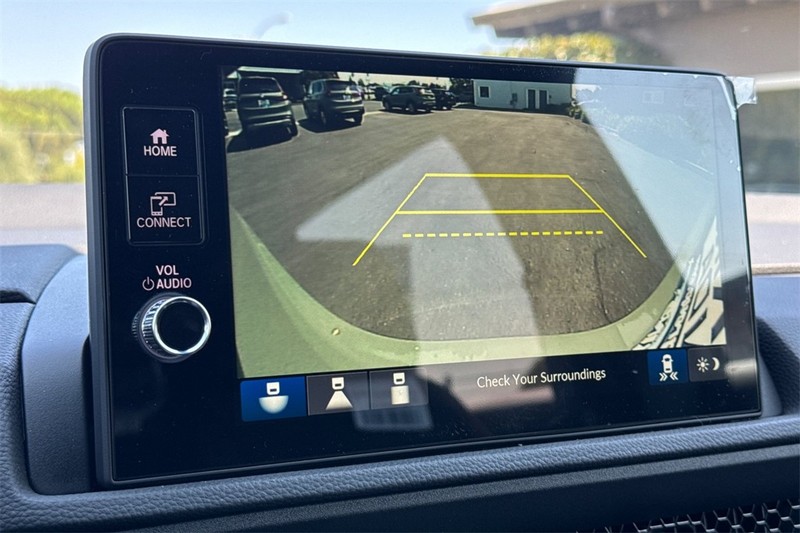 Honda CR-V Hybrid Vehicle Full-screen Gallery Image 16