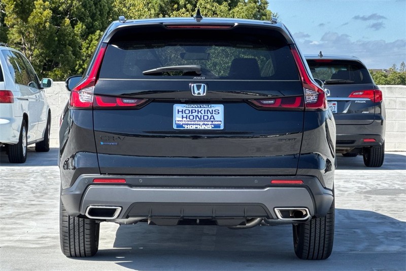 Honda CR-V Hybrid Vehicle Full-screen Gallery Image 05