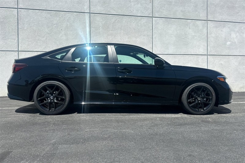 Honda Civic Sedan Vehicle Full-screen Gallery Image 03