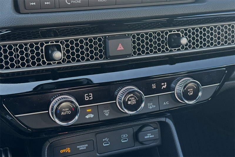 Honda Civic Sedan Vehicle Full-screen Gallery Image 16