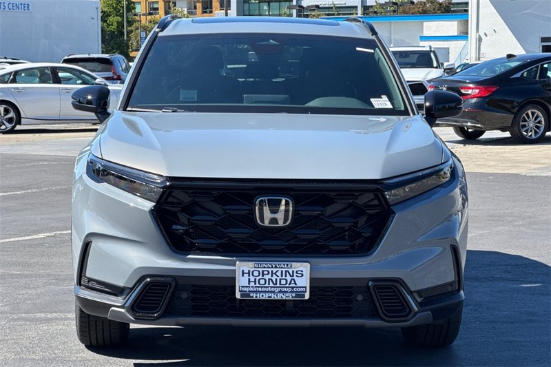 Honda CR-V Hybrid Vehicle Full-screen Gallery Image 02