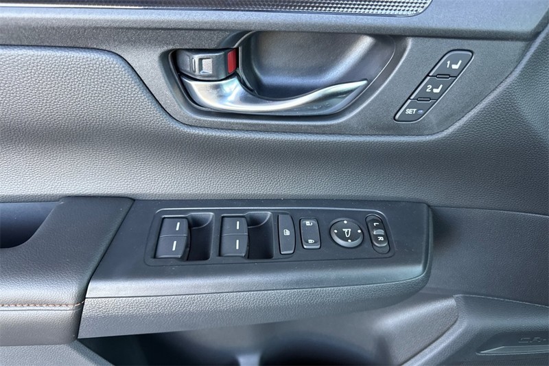 Honda CR-V Hybrid Vehicle Full-screen Gallery Image 08