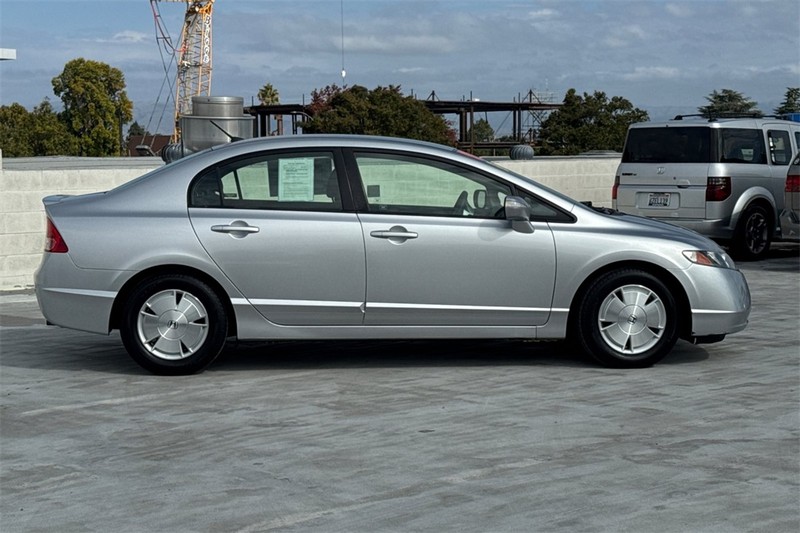 Honda Civic Hybrid Vehicle Full-screen Gallery Image 02